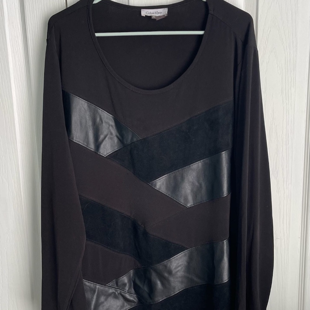Calvin Klein 2x black shirt